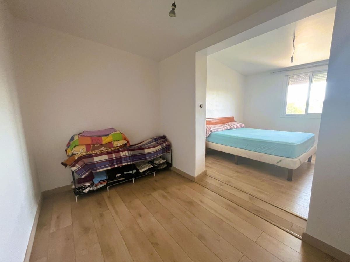 3 bedroom Semi-detached Villa for sale in Estepona with pool - € 320,000 (Ref: 9506603)