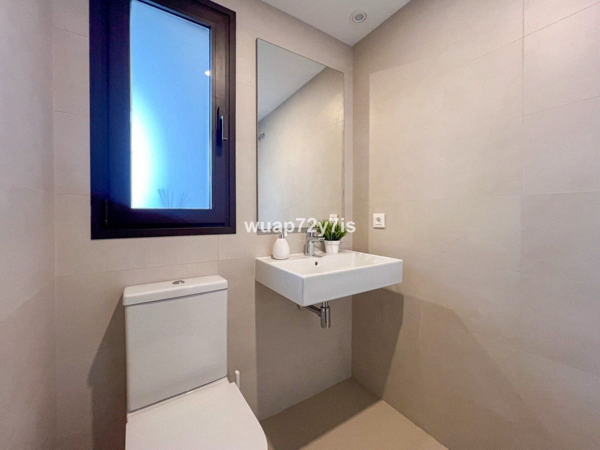 4 bedroom Apartment for sale in Estepona with pool garage - € 850,000 (Ref: 9506631)