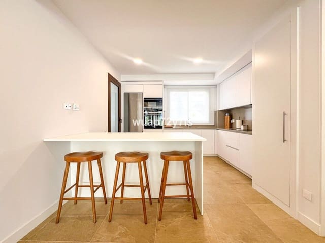 4 bedroom Apartment for sale in Estepona with pool garage - € 850,000 (Ref: 9506631)