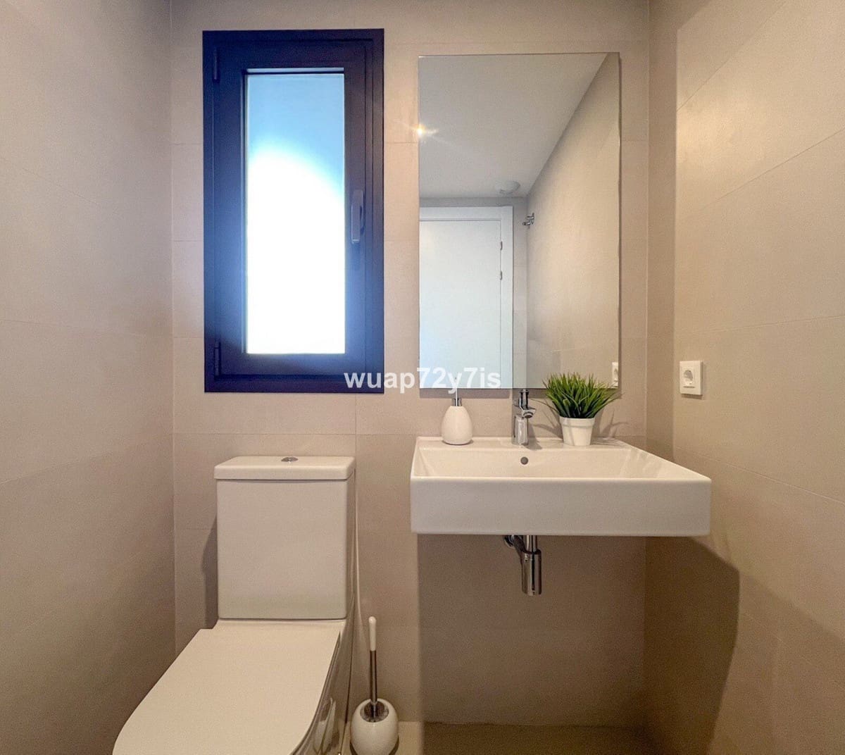 4 bedroom Apartment for sale in Estepona with pool garage - € 850,000 (Ref: 9506631)