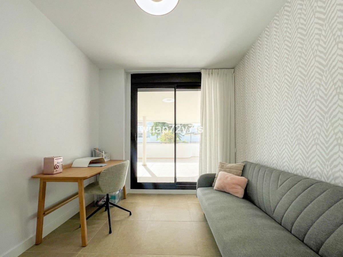 4 bedroom Apartment for sale in Estepona with pool garage - € 850,000 (Ref: 9506631)