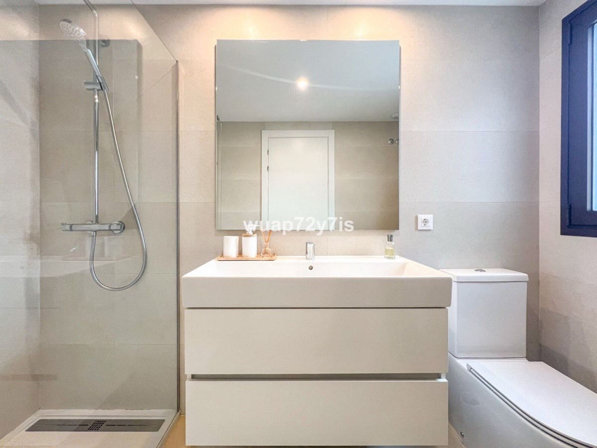 4 bedroom Apartment for sale in Estepona with pool garage - € 850,000 (Ref: 9506631)