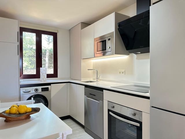 2 soverom Leilighet til salgs i El Paraiso, Estepona med svømmebasseng - € 335 000 (Ref: 9506802)