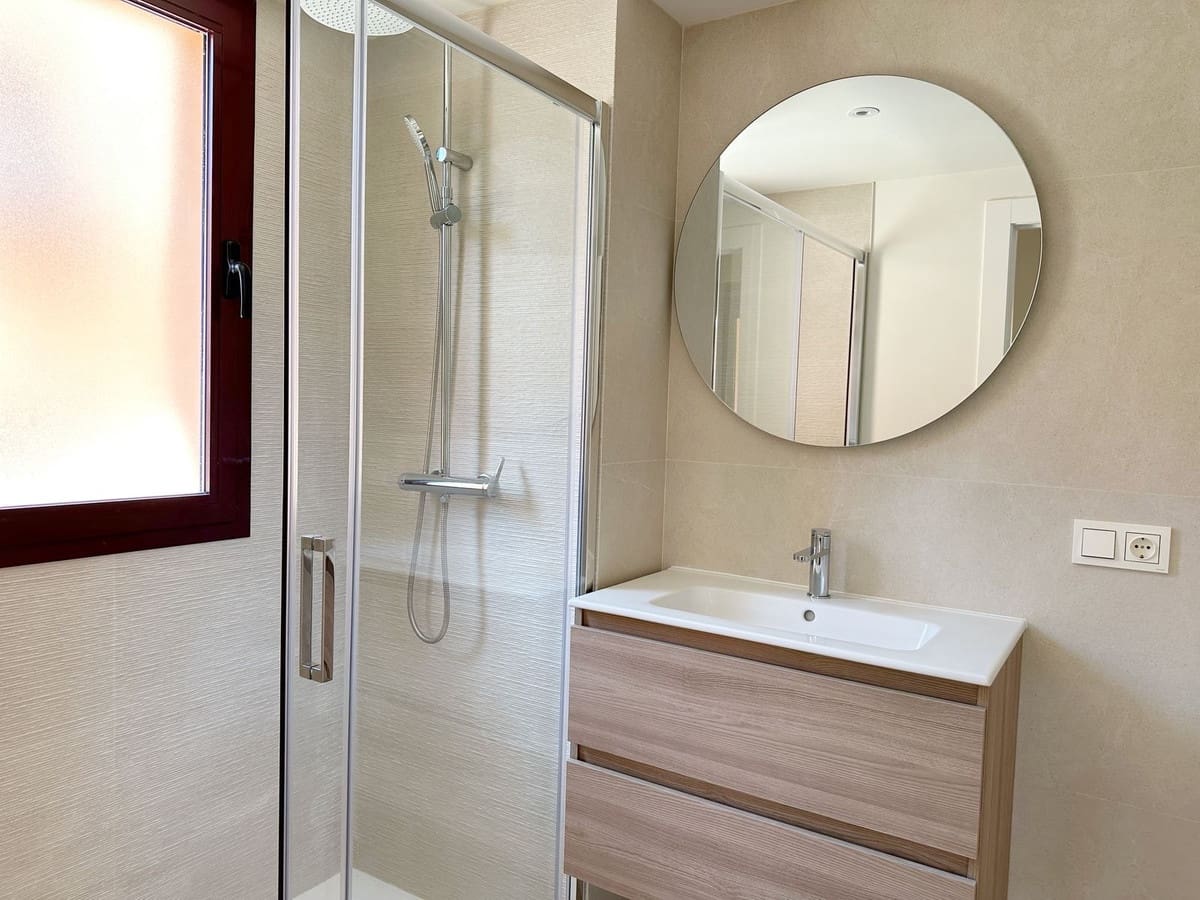 2 bedroom Apartment for sale in El Paraiso with pool - € 335,000 (Ref: 9506802)