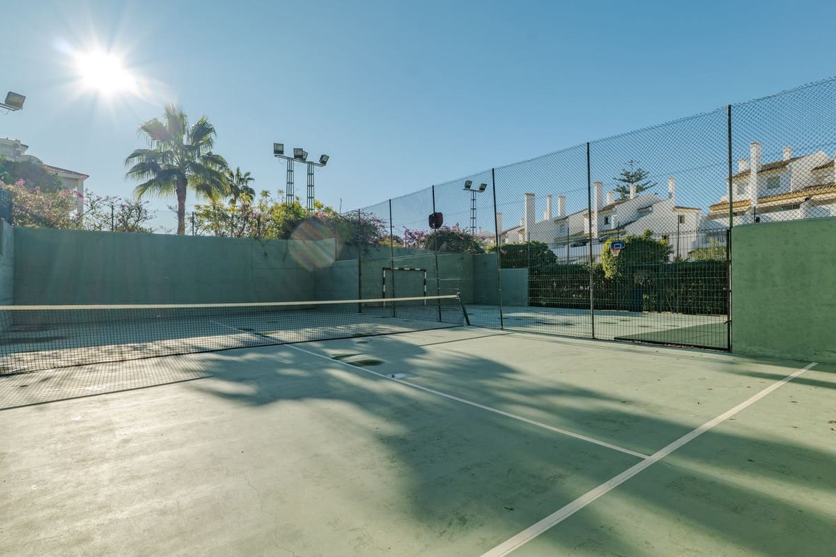 2 chambre Appartement à vendre à Calahonda avec piscine garage - 339 000 € (Ref: 9506817)