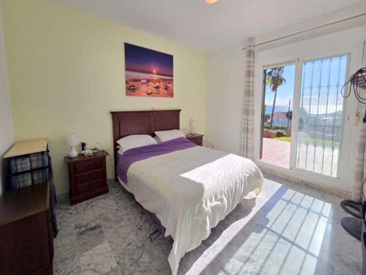 2 chambre Appartement à vendre à La Duquesa / Puerto de la Duquesa avec piscine garage - 280 000 € (Ref: 9508069)