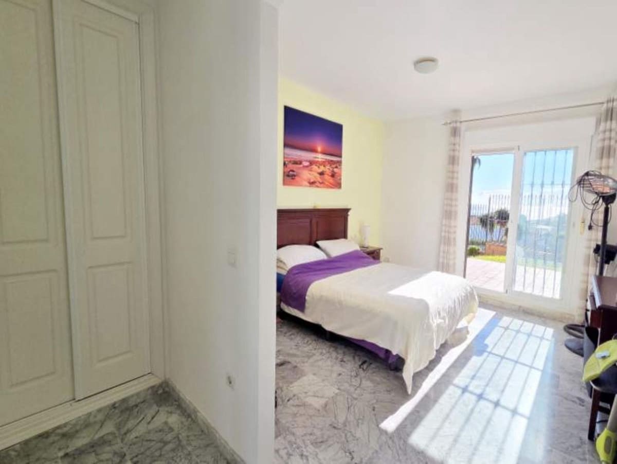 2 chambre Appartement à vendre à La Duquesa / Puerto de la Duquesa avec piscine garage - 280 000 € (Ref: 9508069)