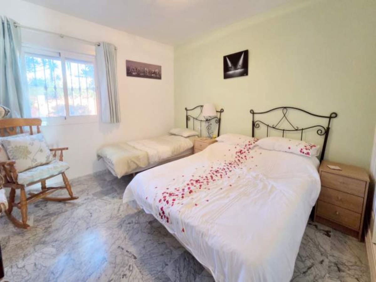 2 chambre Appartement à vendre à La Duquesa / Puerto de la Duquesa avec piscine garage - 280 000 € (Ref: 9508069)