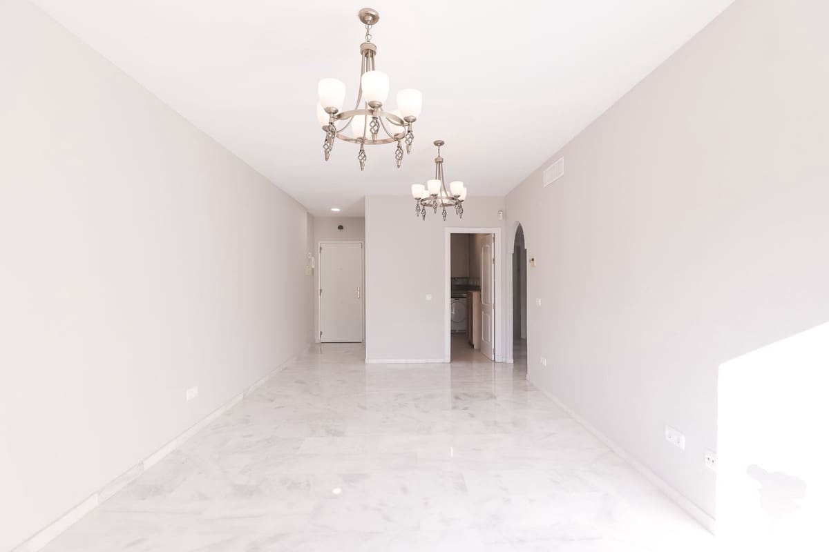 2 slaapkamer Penthouse te koop in La Reserva met zwembad garage - € 339.000 (Ref: 9508072)