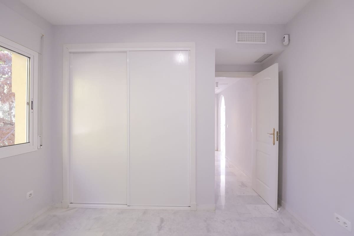 2 slaapkamer Penthouse te koop in La Reserva met zwembad garage - € 339.000 (Ref: 9508072)