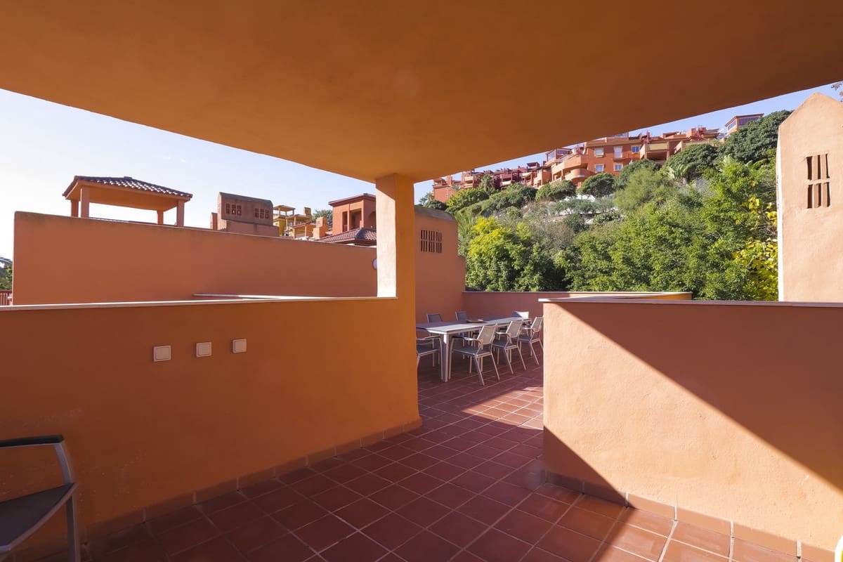 2 slaapkamer Penthouse te koop in La Reserva met zwembad garage - € 339.000 (Ref: 9508072)