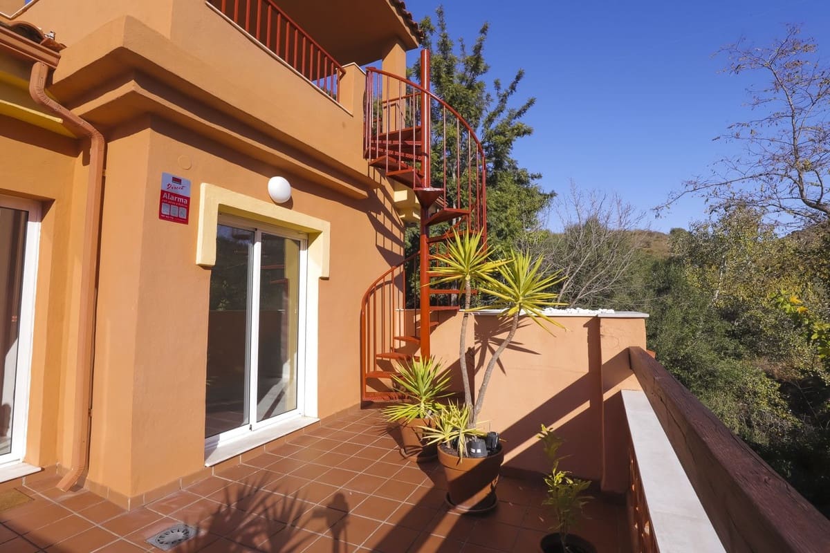 2 slaapkamer Penthouse te koop in La Reserva met zwembad garage - € 339.000 (Ref: 9508072)