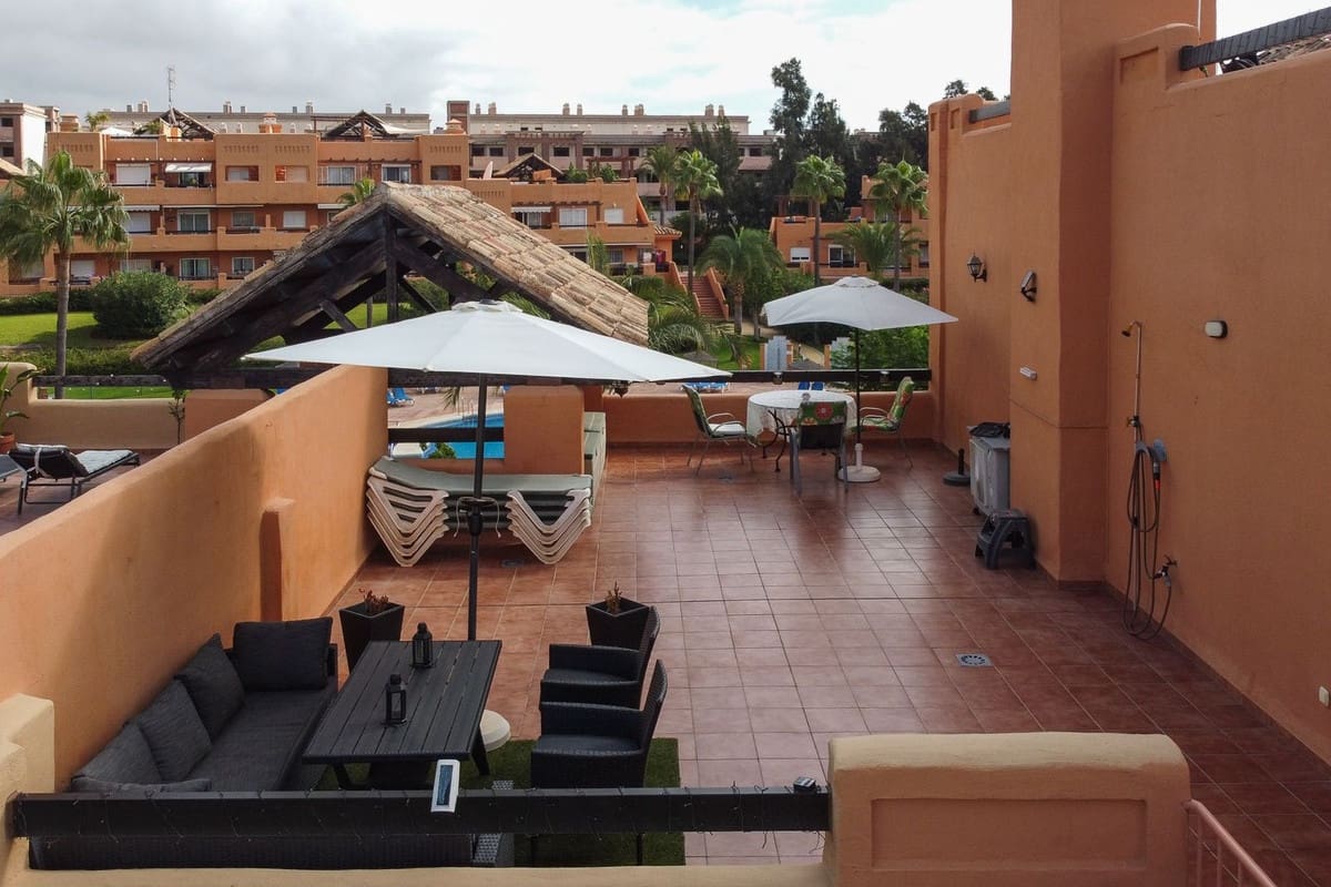 2 bedroom Penthouse for sale in Casares with pool garage - € 275,000 (Ref: 9508073)