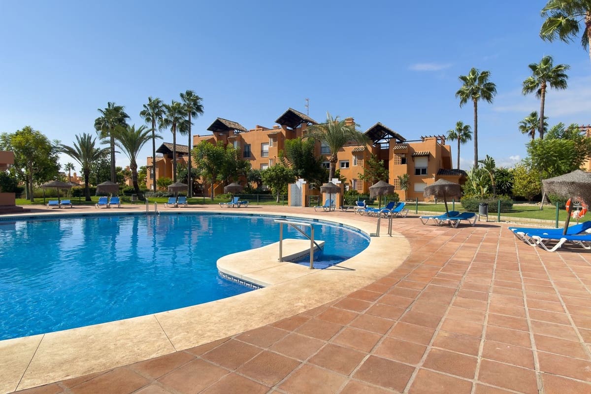 2 bedroom Penthouse for sale in Casares with pool garage - € 275,000 (Ref: 9508073)