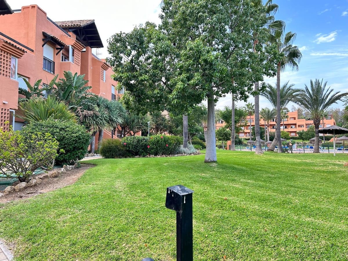 2 bedroom Penthouse for sale in Casares with pool garage - € 275,000 (Ref: 9508073)