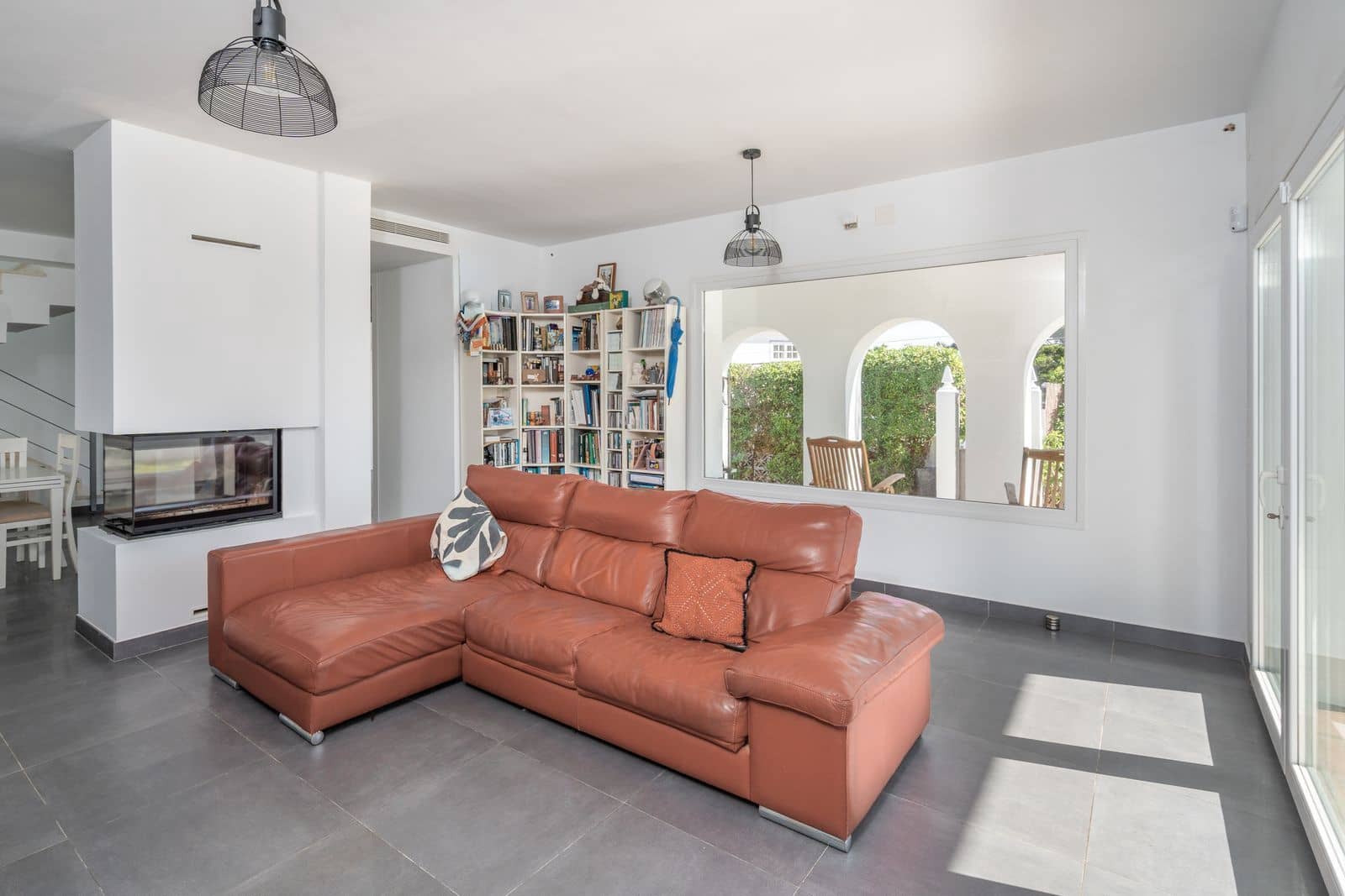 3 soveværelse Villa til salg i Mijas Costa med swimmingpool garage - € 995.000 (Ref: 9508074)