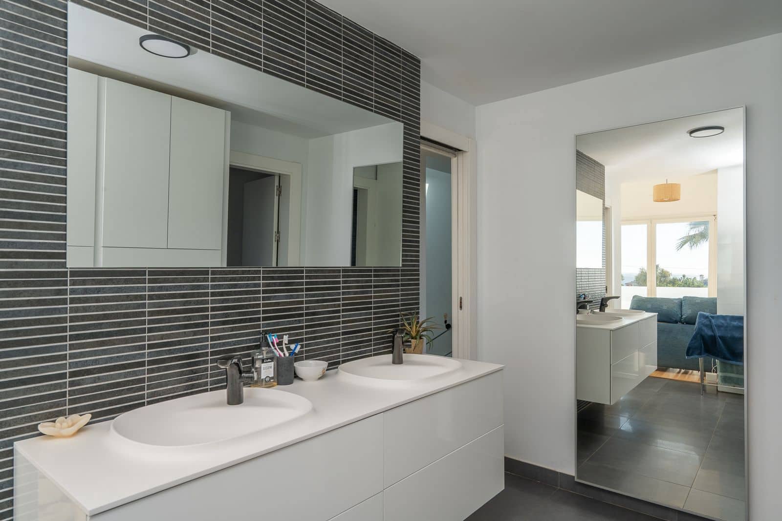 3 soveværelse Villa til salg i Mijas Costa med swimmingpool garage - € 995.000 (Ref: 9508074)