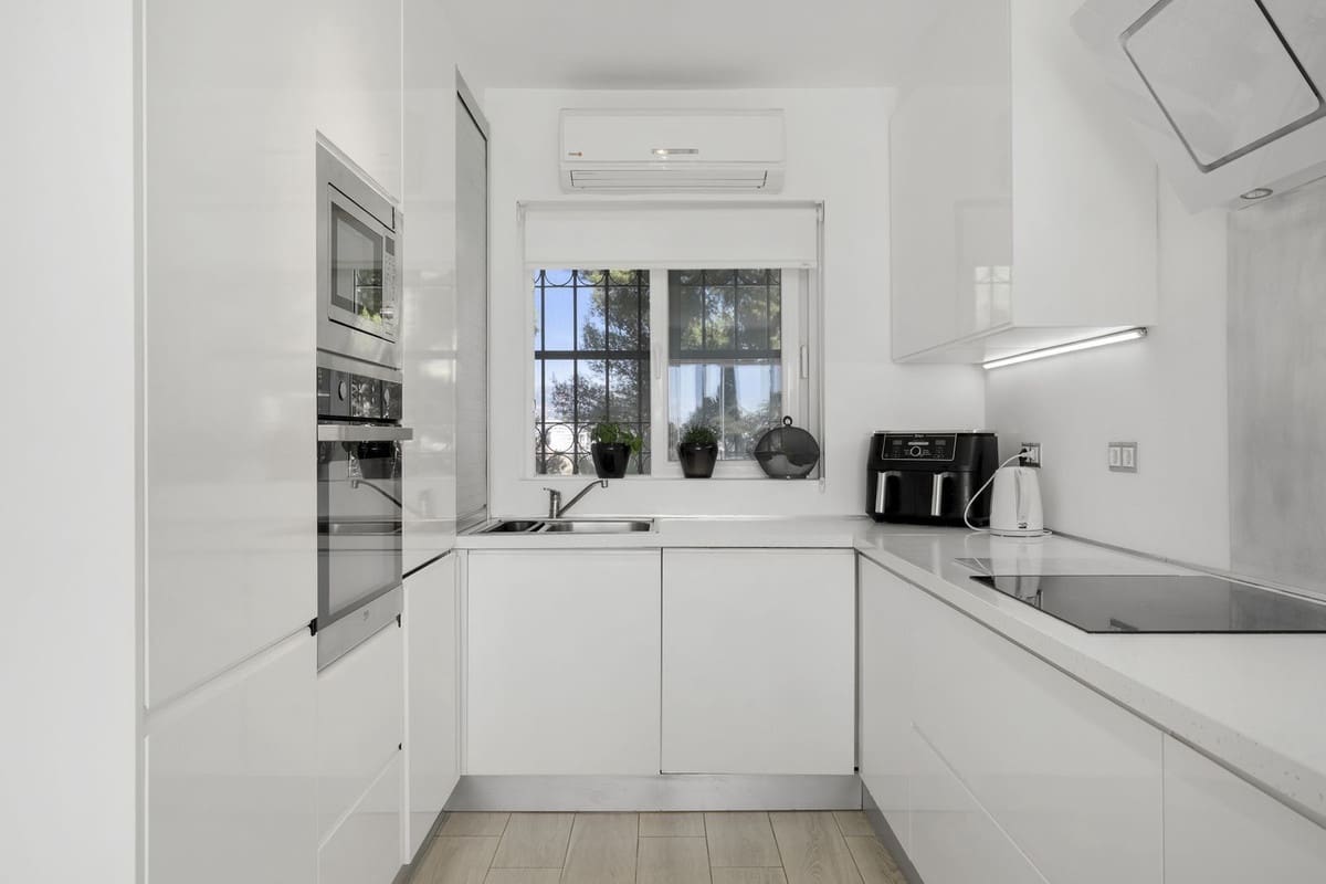 Apartamento de 2 habitaciones en Málaga ciudad en venta con piscina garaje - 375.000 € (Ref: 9508077)