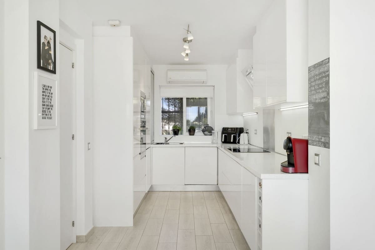 Apartamento de 2 habitaciones en Málaga ciudad en venta con piscina garaje - 375.000 € (Ref: 9508077)