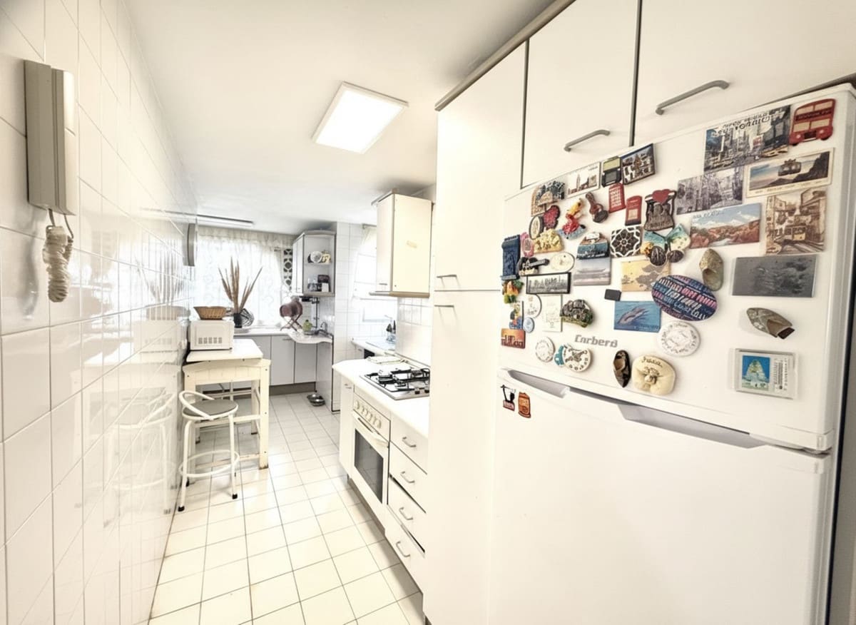 Apartamento de 3 habitaciones en San Pedro de Alcantara en venta con piscina garaje - 295.000 € (Ref: 9508081)