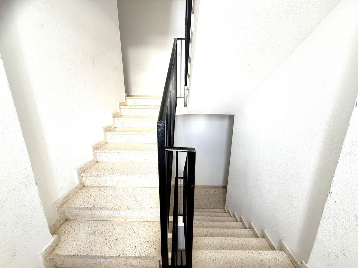 Apartamento de 3 habitaciones en San Pedro de Alcantara en venta con piscina garaje - 295.000 € (Ref: 9508081)