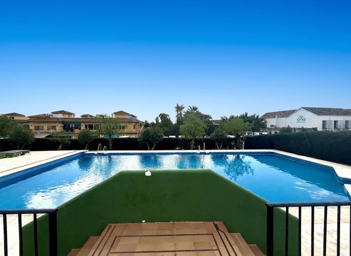 Apartamento de 3 habitaciones en San Pedro de Alcantara en venta con piscina garaje - 295.000 € (Ref: 9508081)