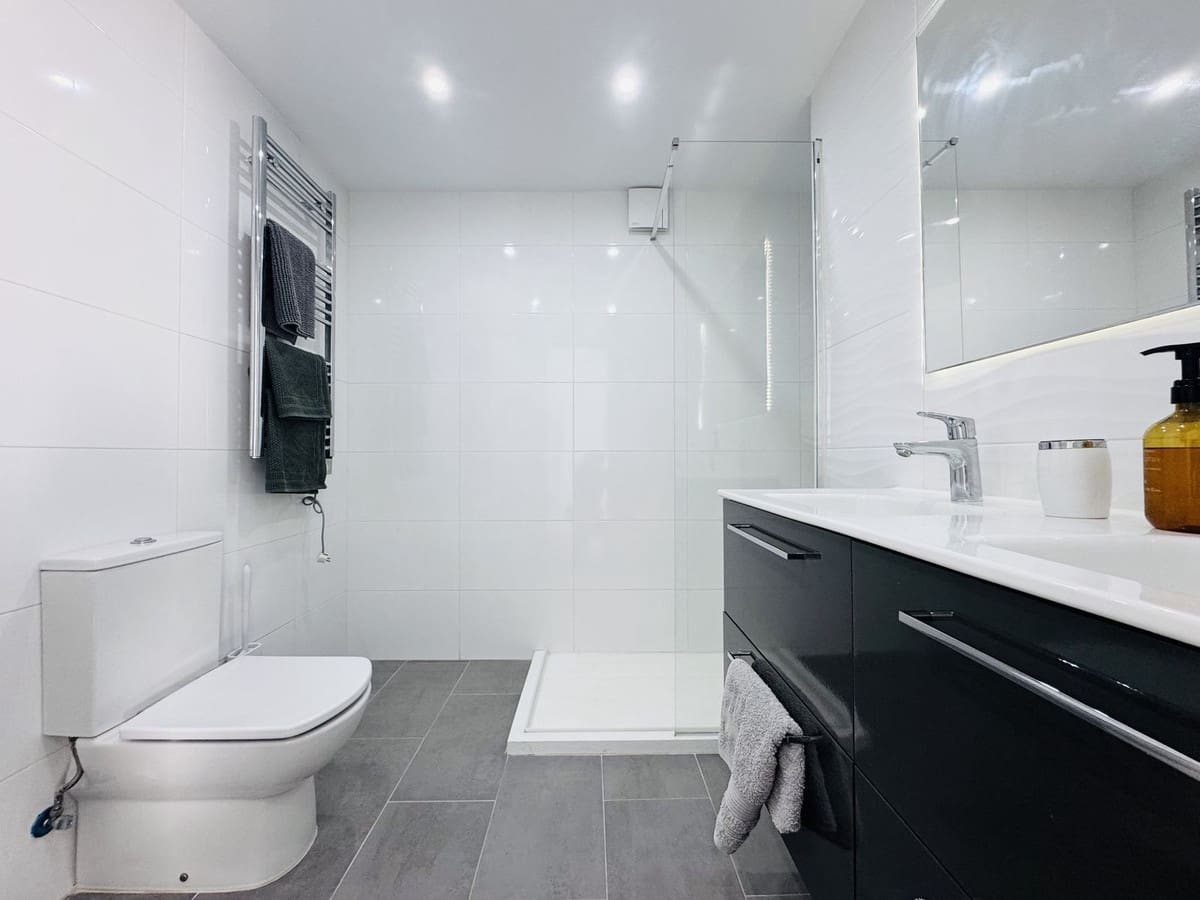 2 bedroom Apartment for sale in Manilva with pool garage - € 380,000 (Ref: 9508083)