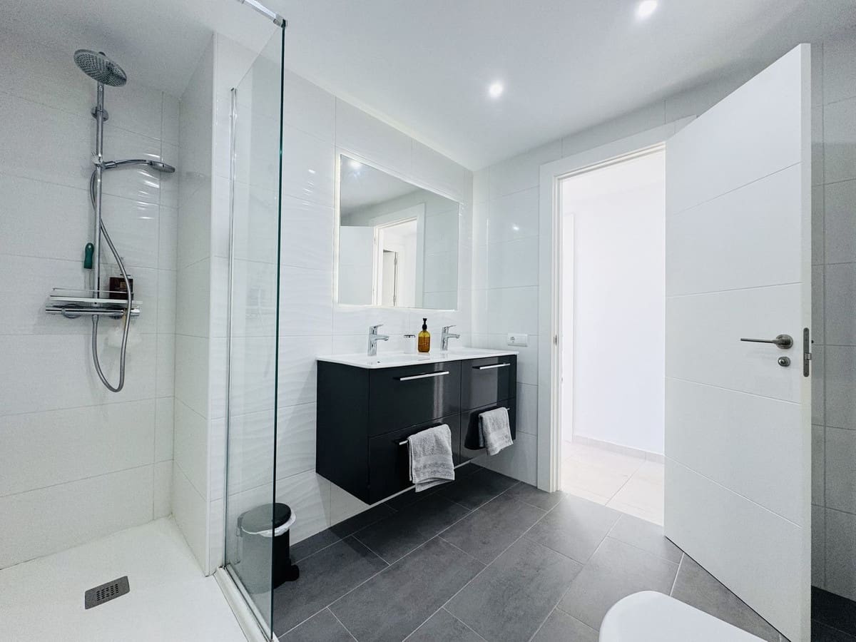 2 bedroom Apartment for sale in Manilva with pool garage - € 380,000 (Ref: 9508083)