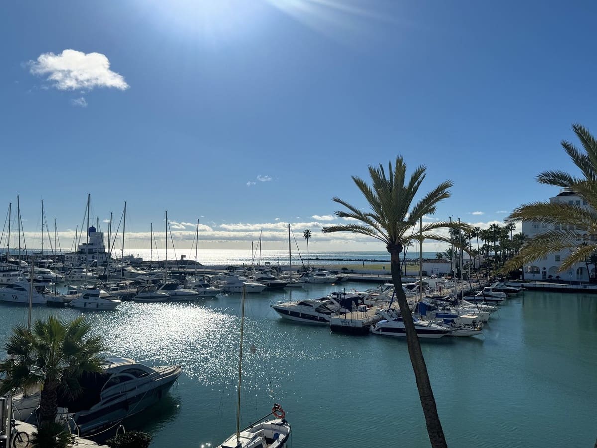 2 bedroom Apartment for sale in Manilva with pool garage - € 380,000 (Ref: 9508083)