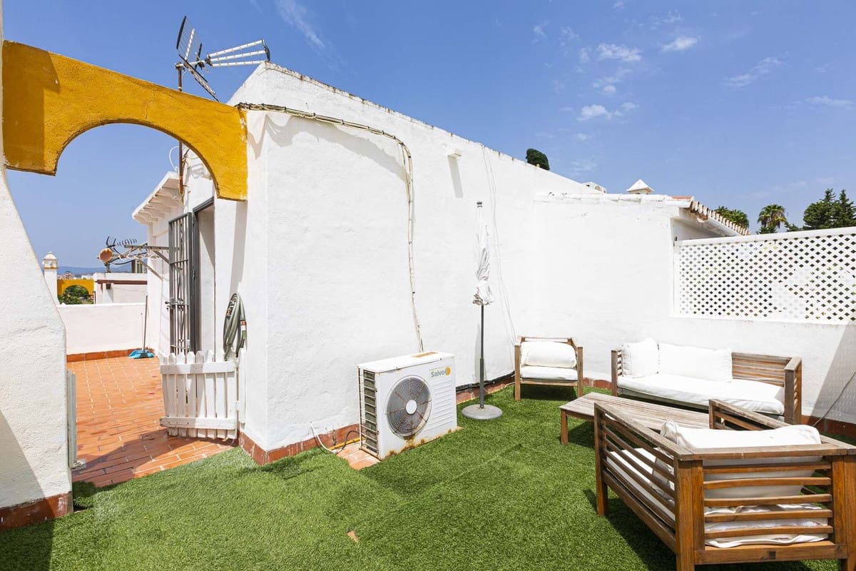 4 quarto Casa em Banda para venda em Marbella com piscina garagem - 550 000 € (Ref: 9508086)