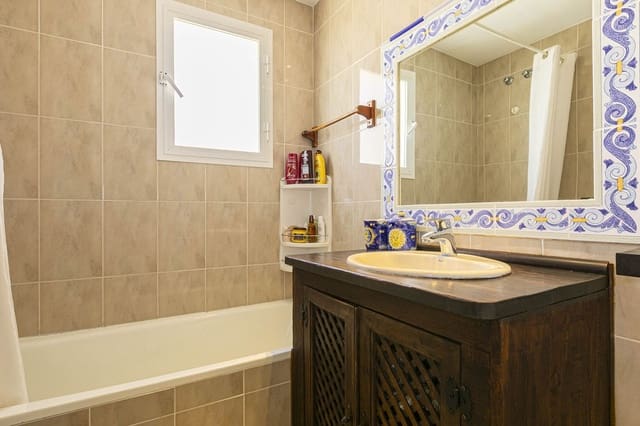 4 quarto Casa em Banda para venda em Marbella com piscina garagem - 550 000 € (Ref: 9508086)