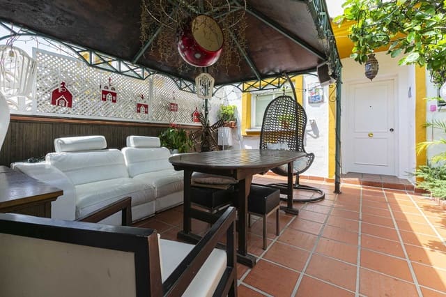 4 quarto Casa em Banda para venda em Marbella com piscina garagem - 550 000 € (Ref: 9508086)
