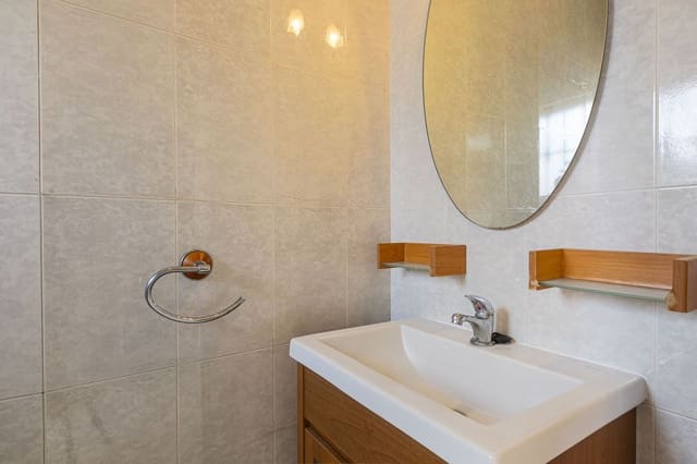 6 bedroom Townhouse for sale in Marbella with pool garage - € 610,000 (Ref: 9508087)