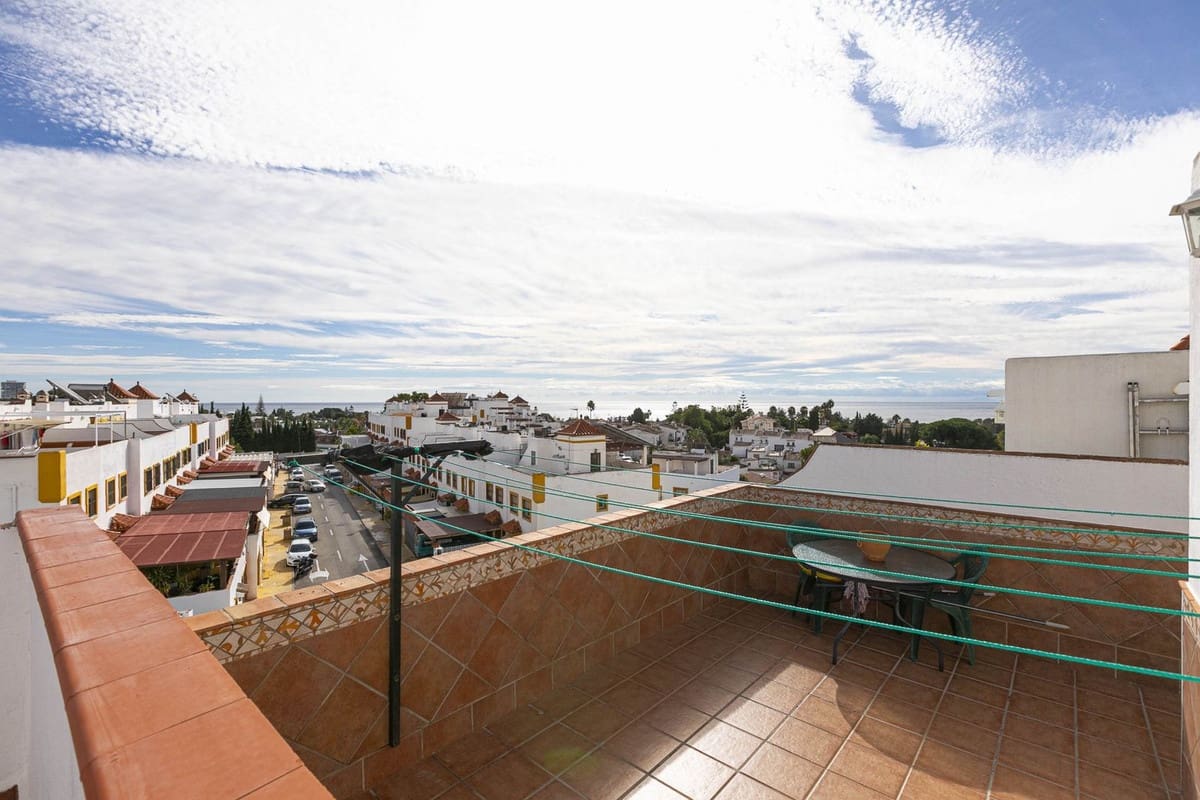 6 bedroom Townhouse for sale in Marbella with pool garage - € 610,000 (Ref: 9508087)