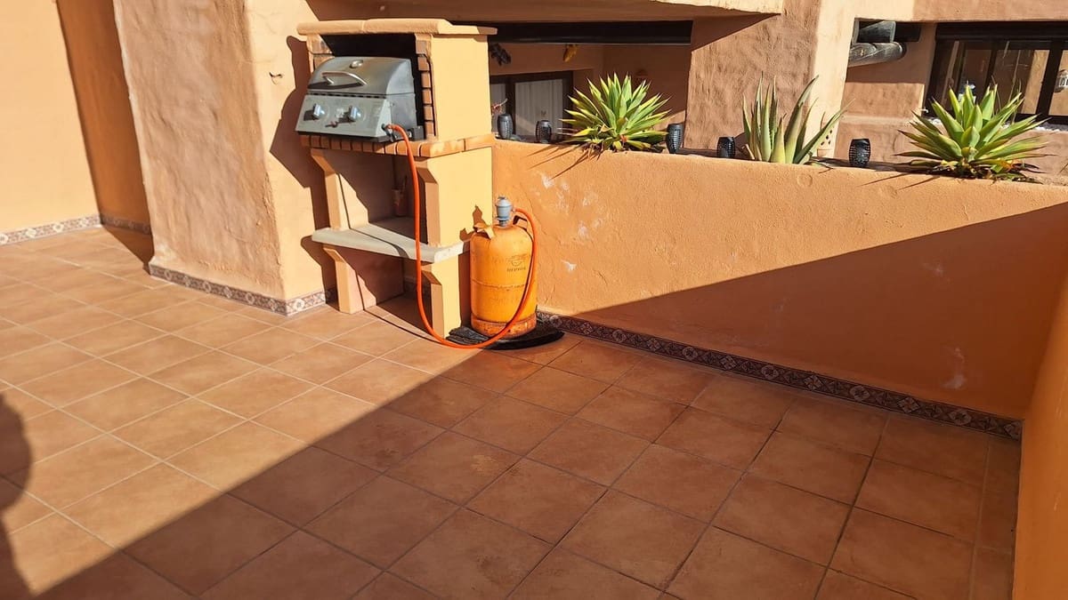 2 bedroom Apartment for sale in Manilva with pool garage - € 310,000 (Ref: 9508090)