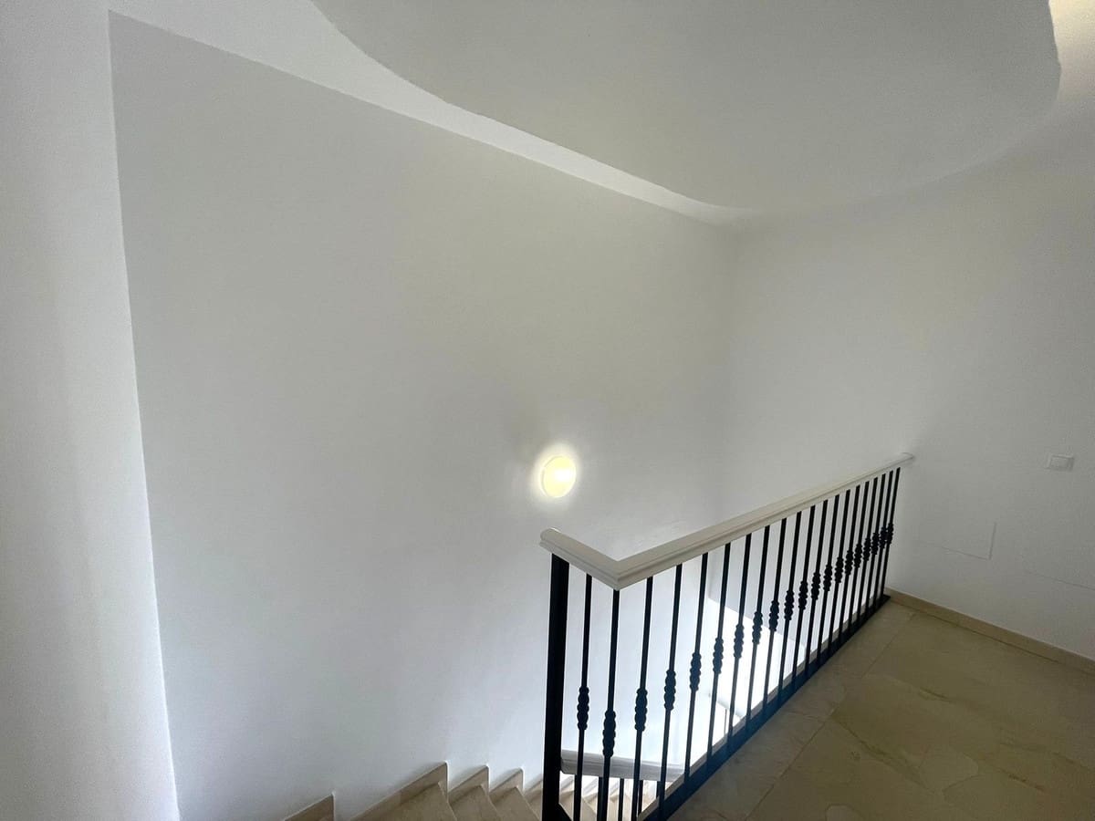 3 soveværelse Byhus til salg i Manilva med swimmingpool garage - € 600.000 (Ref: 9508092)