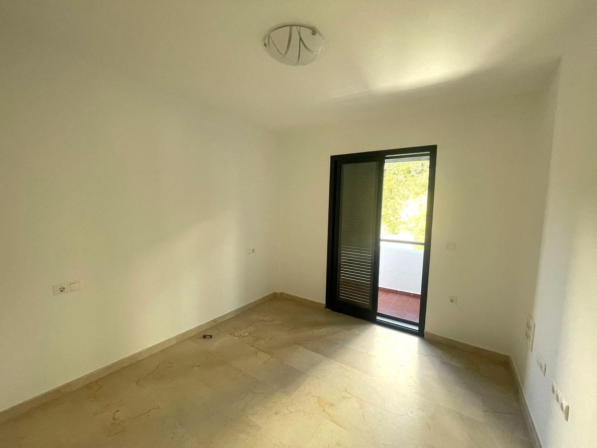 3 soveværelse Byhus til salg i Manilva med swimmingpool garage - € 600.000 (Ref: 9508092)