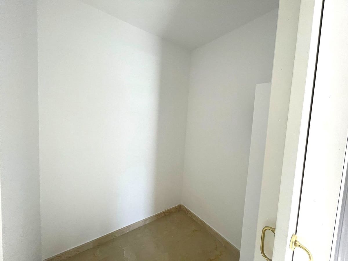 3 soveværelse Byhus til salg i Manilva med swimmingpool garage - € 600.000 (Ref: 9508092)