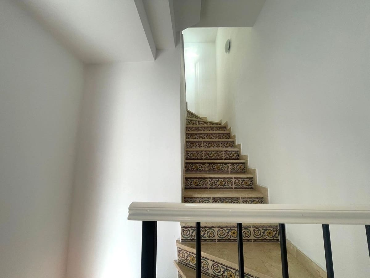 3 soveværelse Byhus til salg i Manilva med swimmingpool garage - € 600.000 (Ref: 9508092)