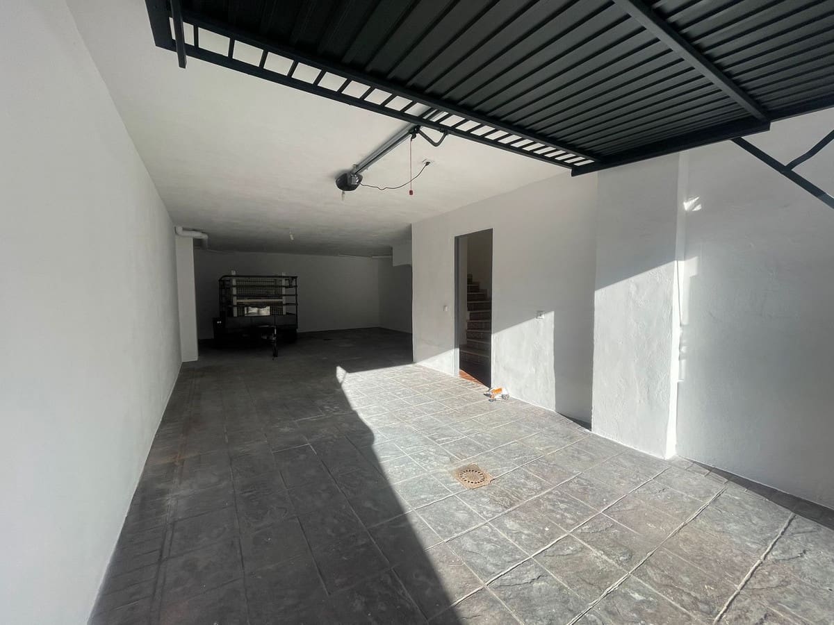 3 soveværelse Byhus til salg i Manilva med swimmingpool garage - € 600.000 (Ref: 9508092)