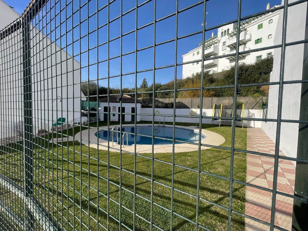 3 soveværelse Byhus til salg i Manilva med swimmingpool garage - € 600.000 (Ref: 9508092)