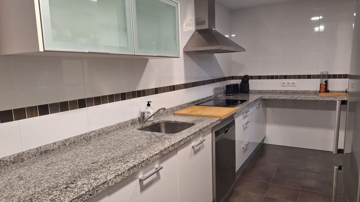 2 soverom Leilighet til salgs i Casares med svømmebasseng garasje - € 350 000 (Ref: 9508094)