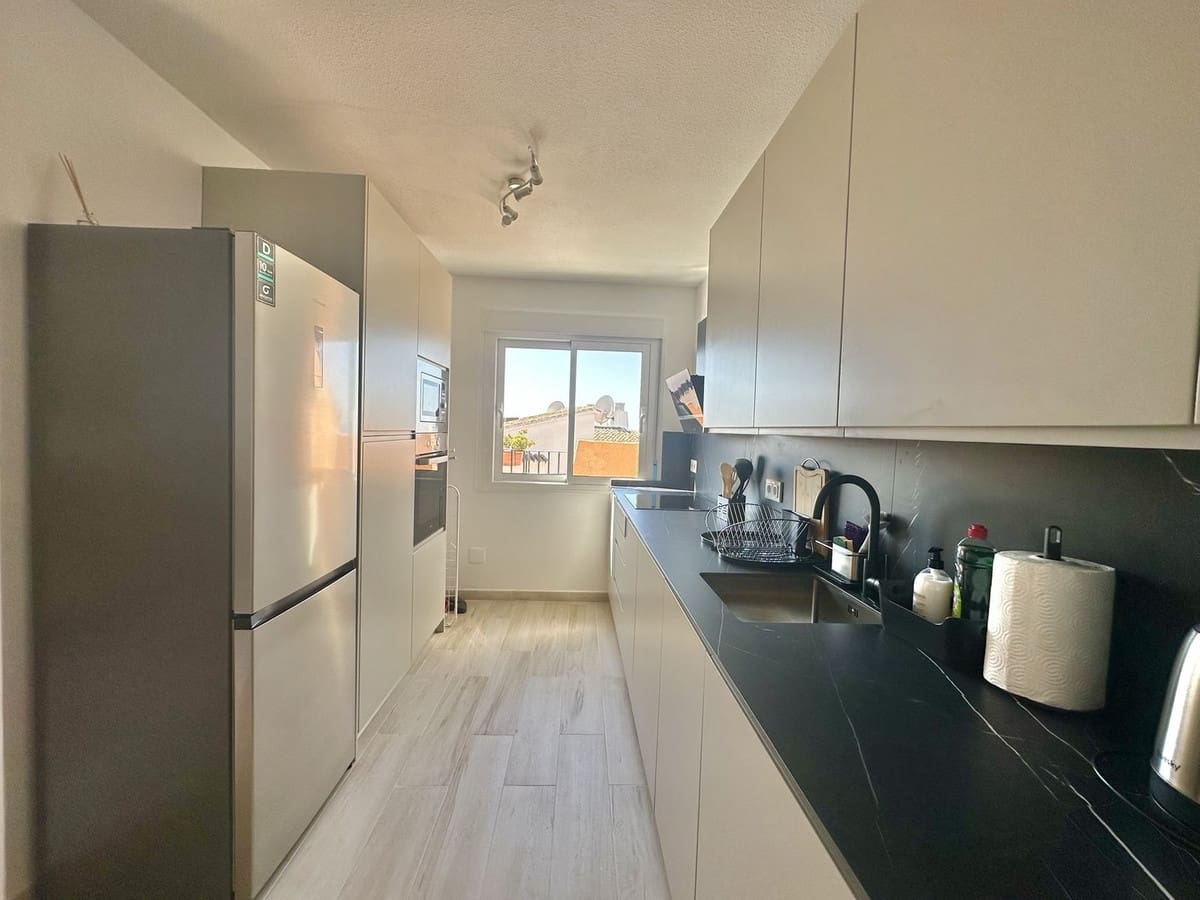 2 bedroom Apartment for sale in Calahonda - € 385,000 (Ref: 9509241)