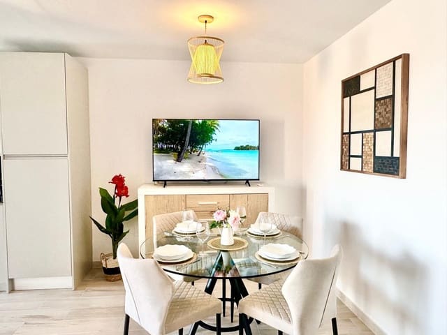 2 bedroom Apartment for sale in Calahonda, Mijas - € 385,000 (Ref: 9509241)