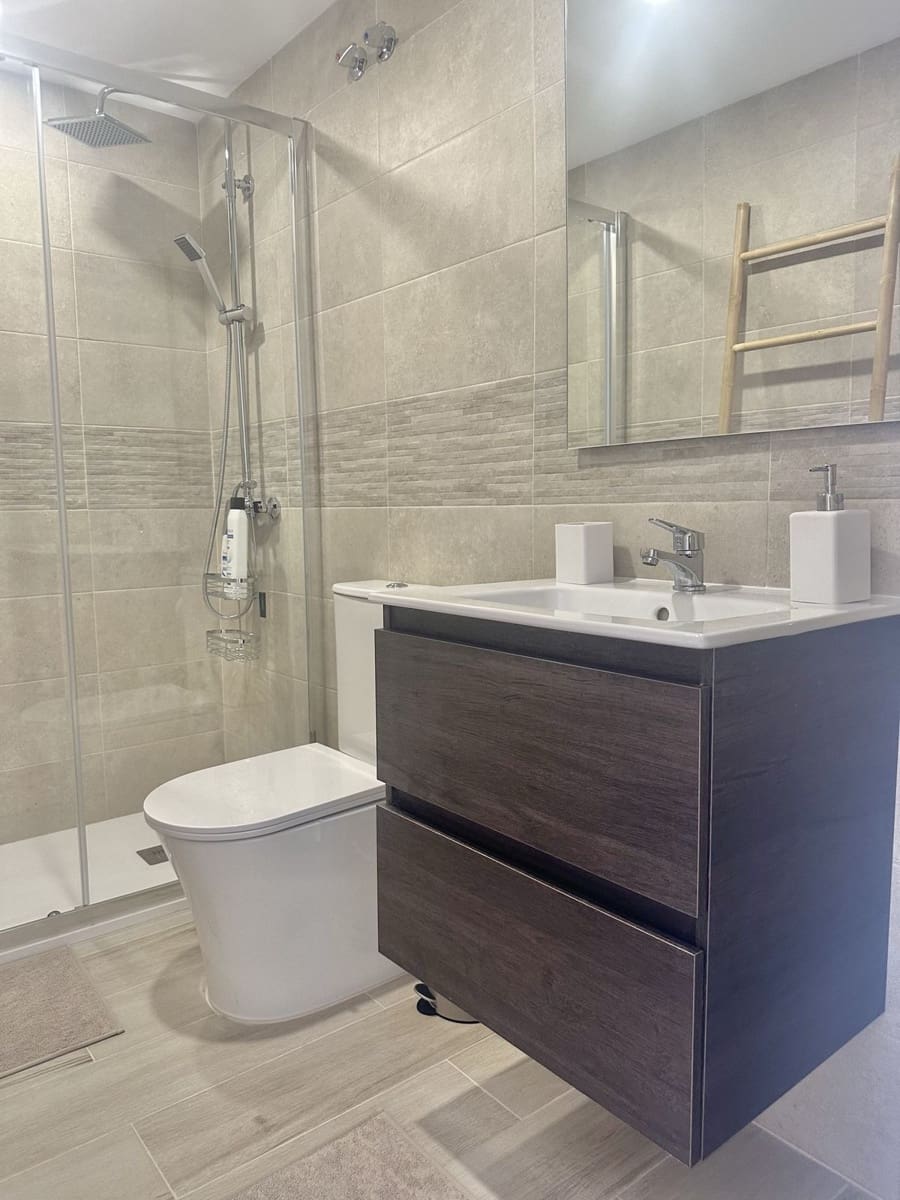 2 bedroom Apartment for sale in Calahonda - € 385,000 (Ref: 9509241)