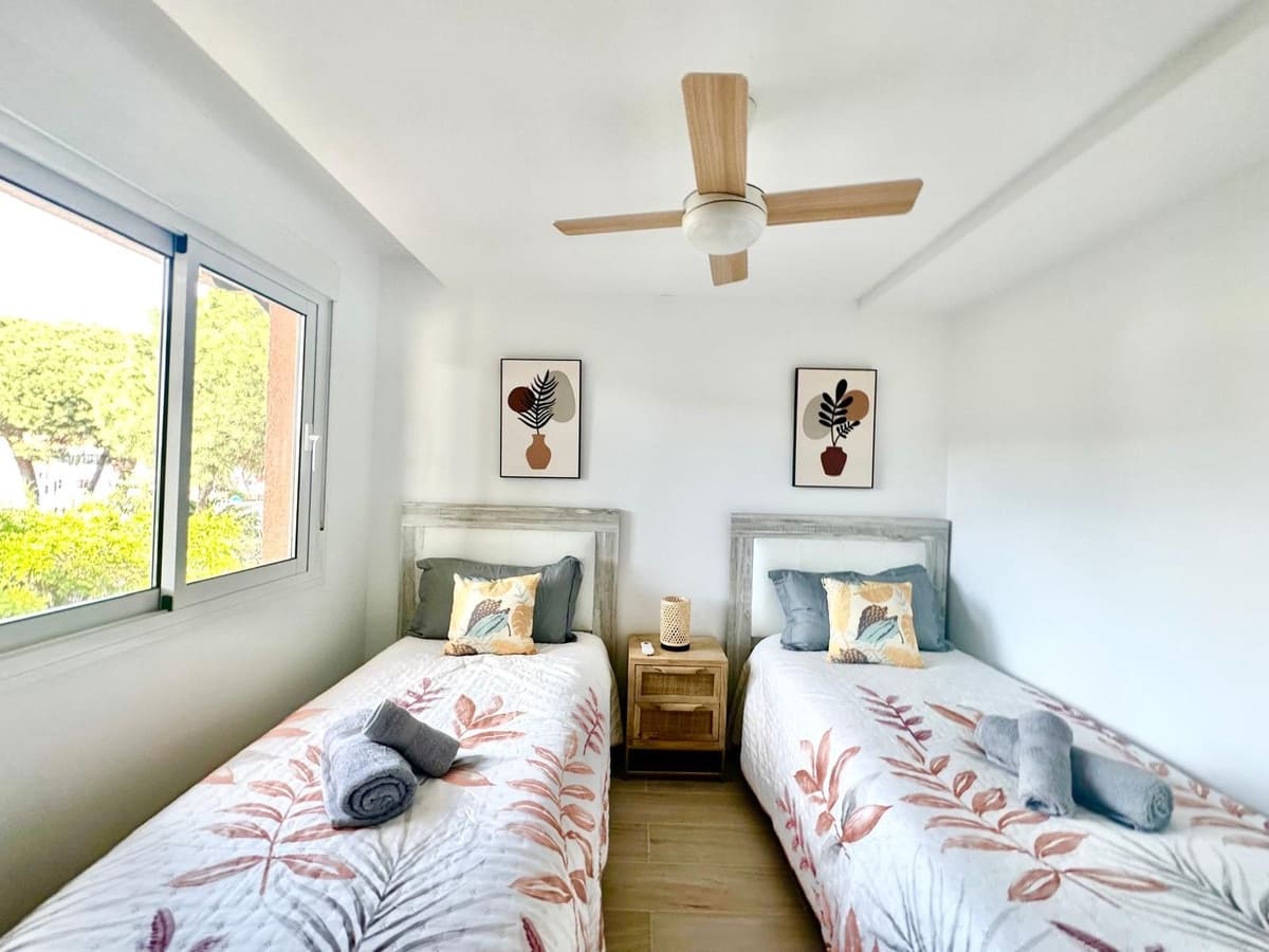 2 bedroom Apartment for sale in Calahonda - € 385,000 (Ref: 9509241)