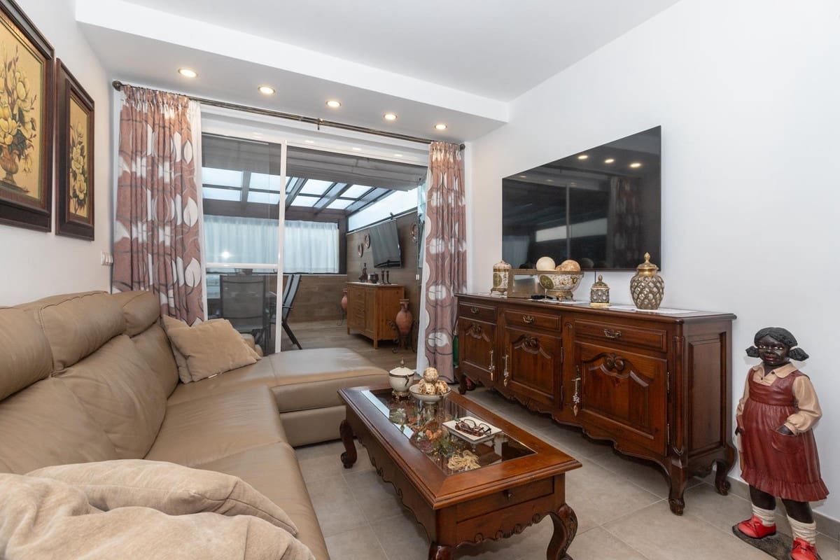 Apartamento de 2 habitaciones en Estepona en venta con piscina - 340.000 € (Ref: 9509440)