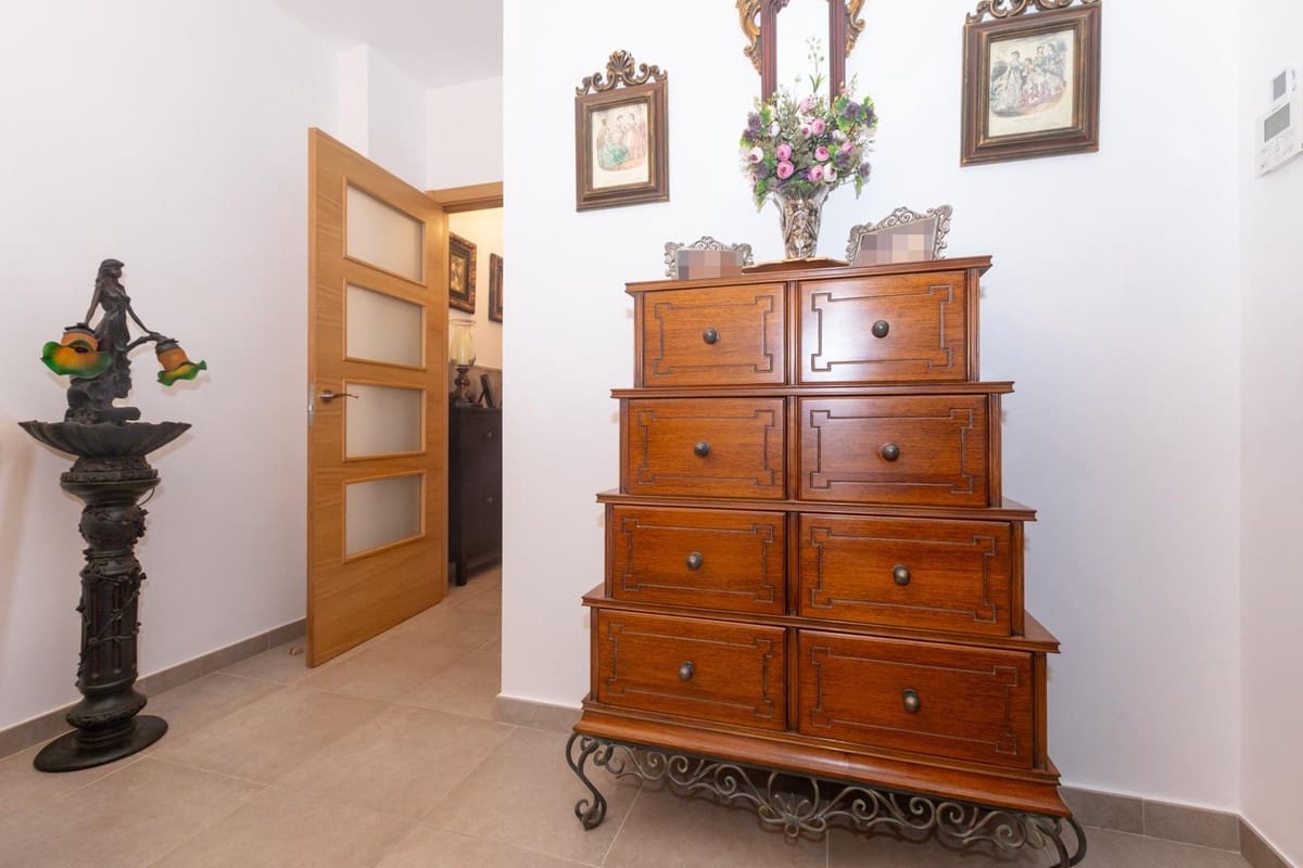 Apartamento de 2 habitaciones en Estepona en venta con piscina - 340.000 € (Ref: 9509440)