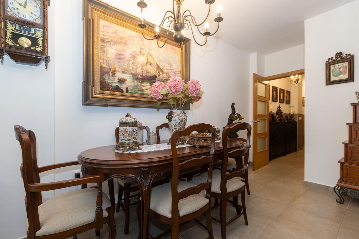 Apartamento de 2 habitaciones en Estepona en venta con piscina - 340.000 € (Ref: 9509440)