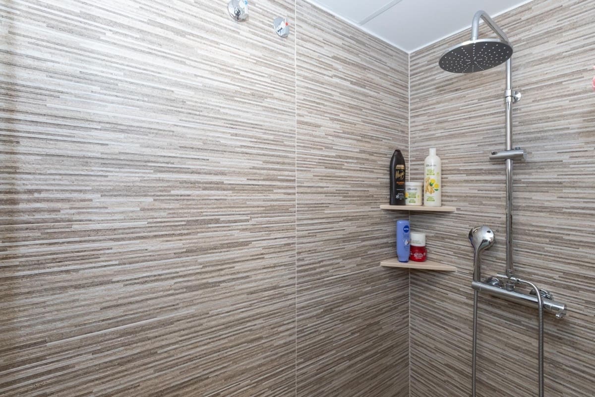 Apartamento de 2 habitaciones en Estepona en venta con piscina - 340.000 € (Ref: 9509440)